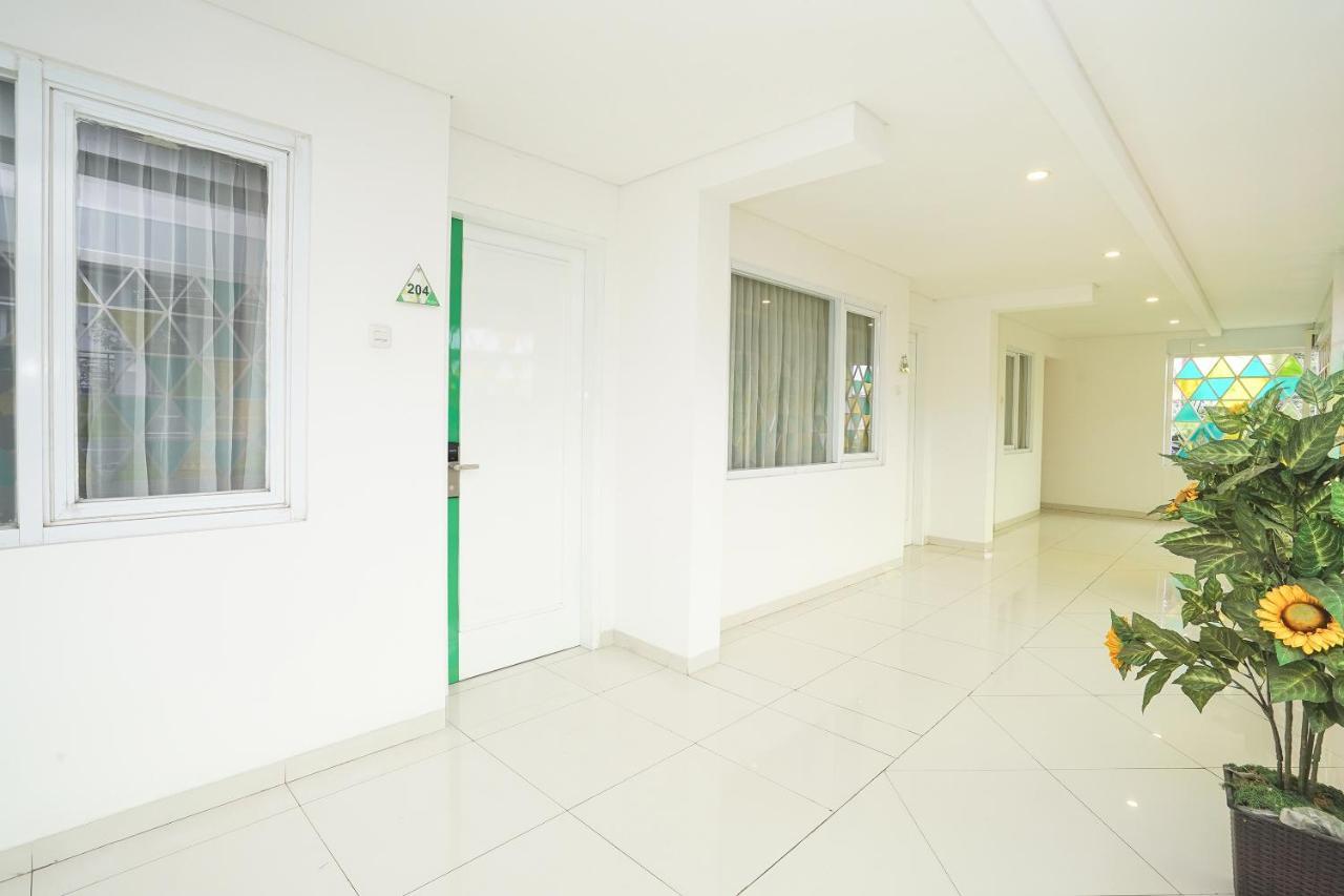 Oyo 272 M Suite Residence Malang Eksteriør billede