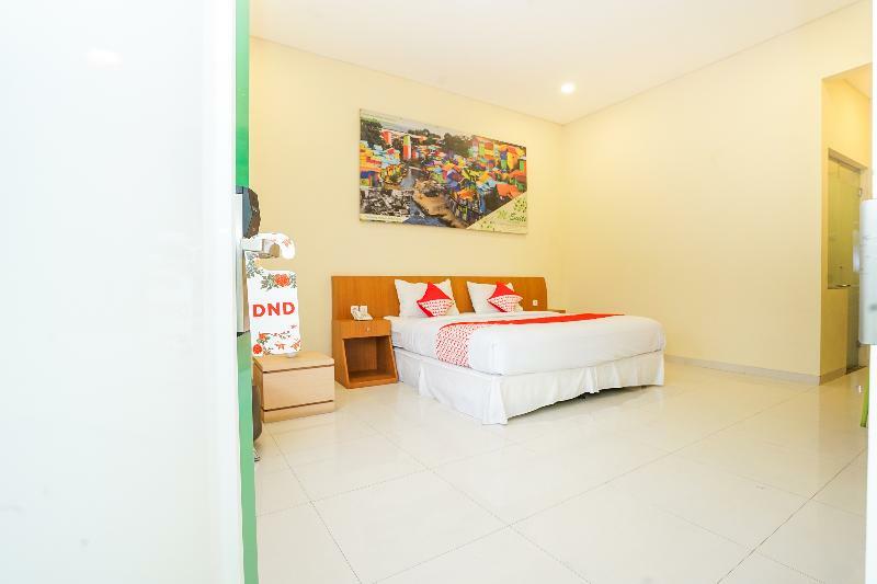 Oyo 272 M Suite Residence Malang Eksteriør billede